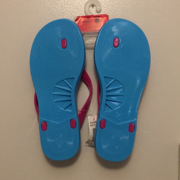 Hello Kitty Flip Flops - Picture 2 of 2